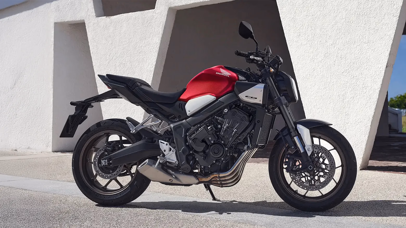 CB 650R E-Clutch ambientada 06 - 6 de 6