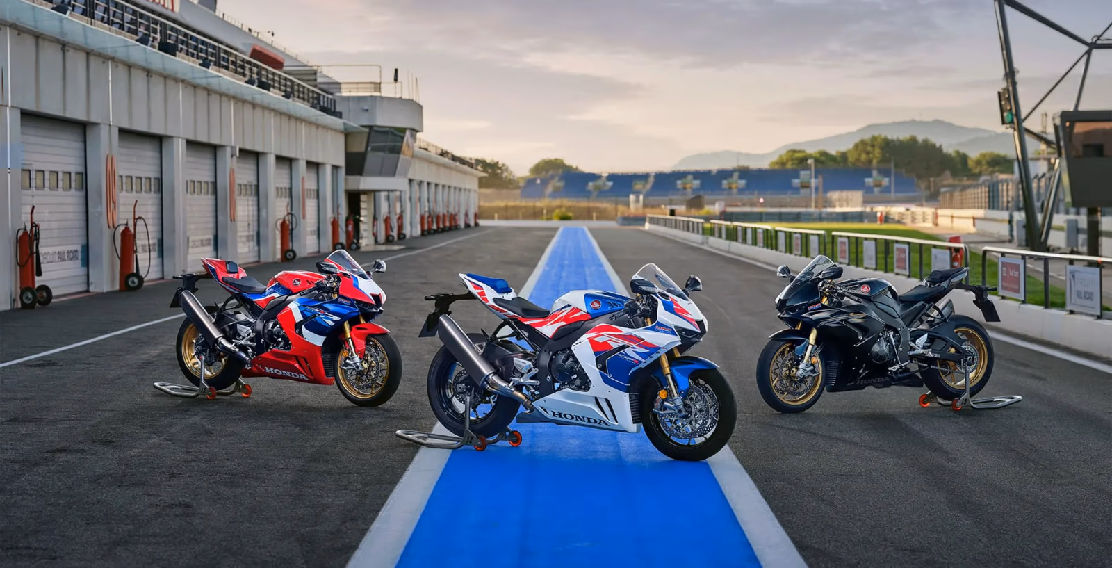 cbr 1000rr r fireblade 3 motos - 2 de 37