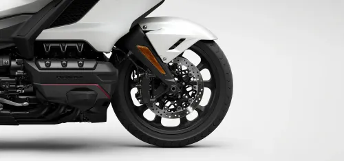 Detalhe da Gold Wing com destaque para itens de segurança