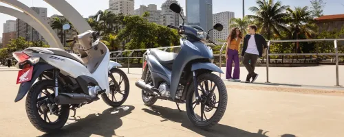 Detalhe do novo grafismo da Biz 125 EX